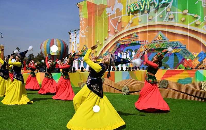 Kazakh girls dancing